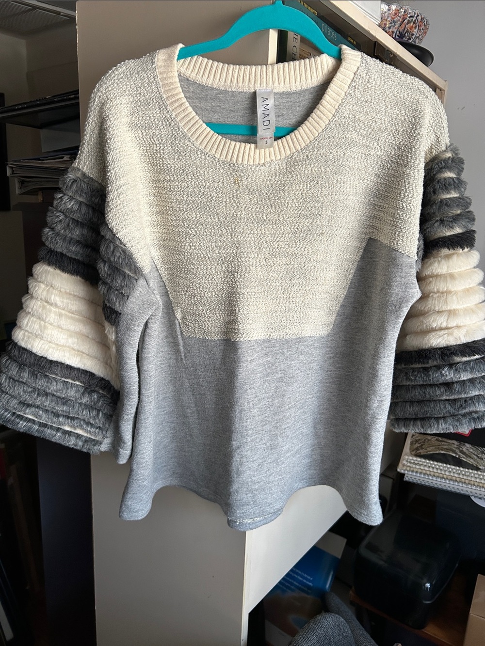 Textured Crewneck Sweater with Plush Striped Sleeves - Grey & Cream